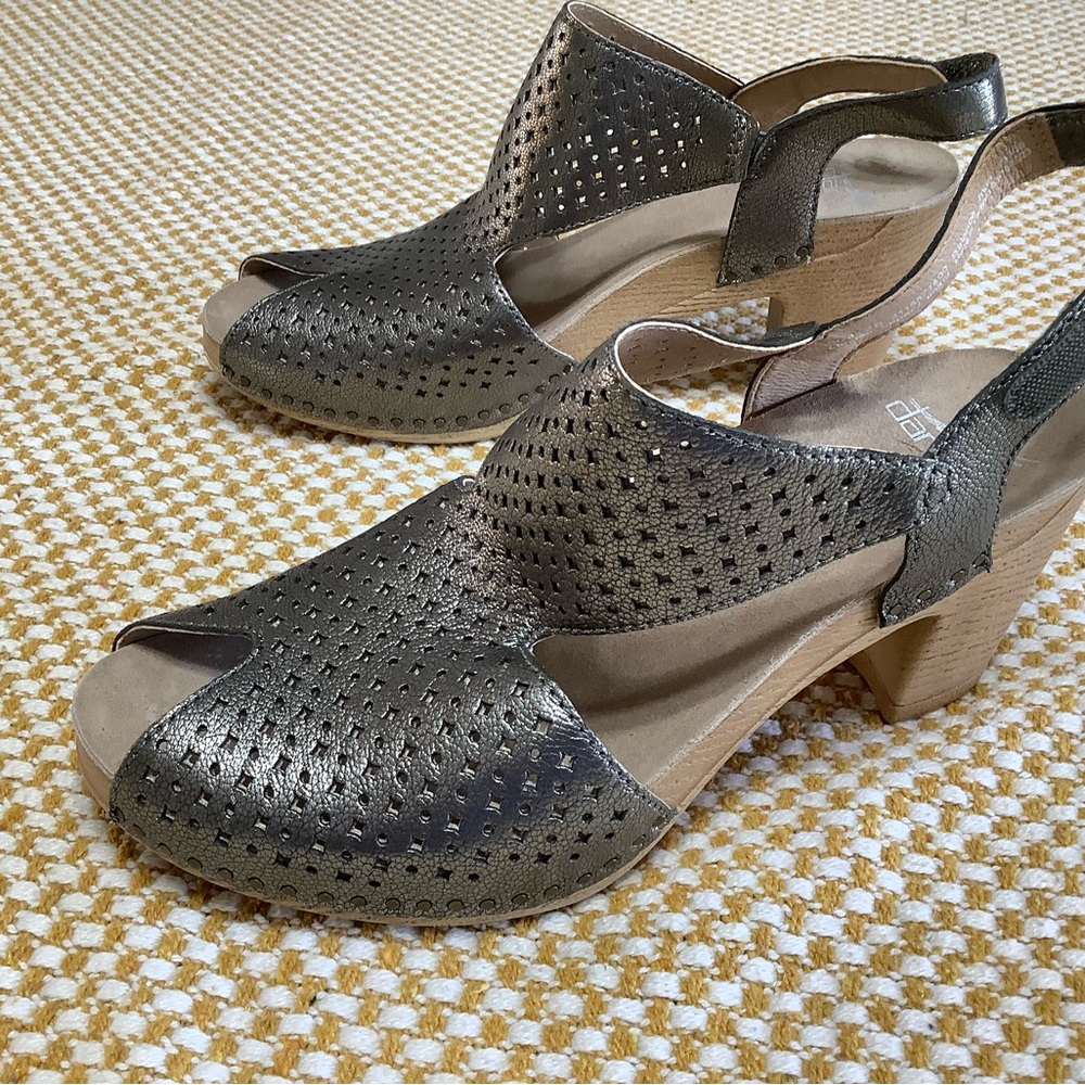 Dansko shoes Teagan - Gunmetal (silver) size 38. US 7-7.5 - Picture 4 of 14